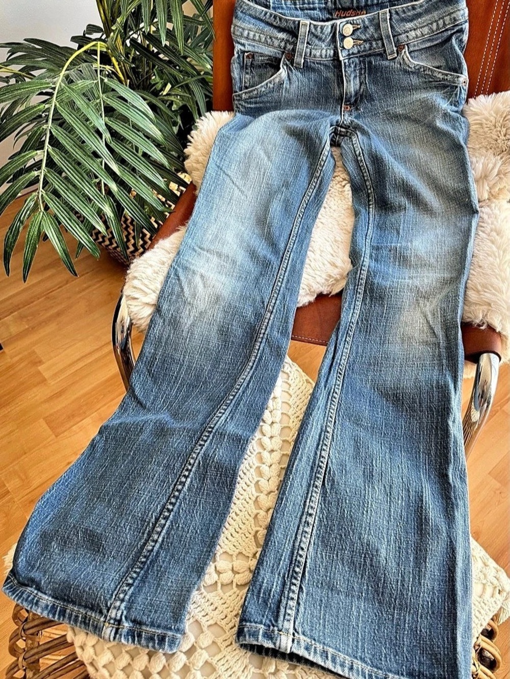 Hudson Flare Leg Vintage Low-Rise Jeans in Blue Y2K Waist 27